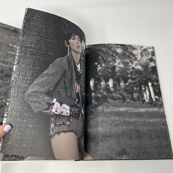 HTF CHANEL: A Summer in the South (Spring-Summer 2011) Karl Lagerfeld - Picture 5 of 9